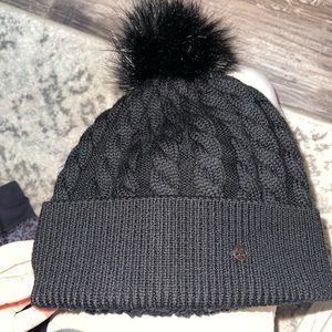 LULULEMON POM BEANIE